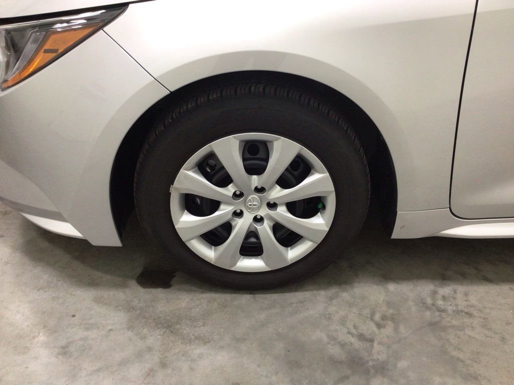 Used 2026 Toyota Corolla LE FWD image 8