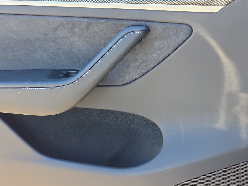 Used 2023 Tesla Model Y Long Range AWD/4WD image 25