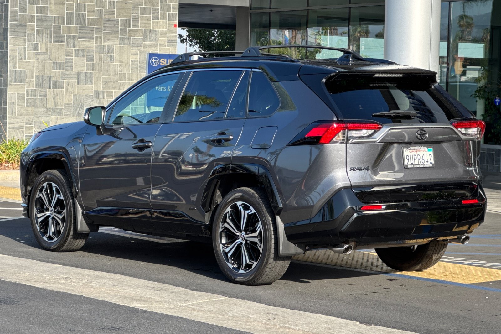 Used 2025 Toyota RAV4 XSE w/ Weather Package AWD/4WD image 6