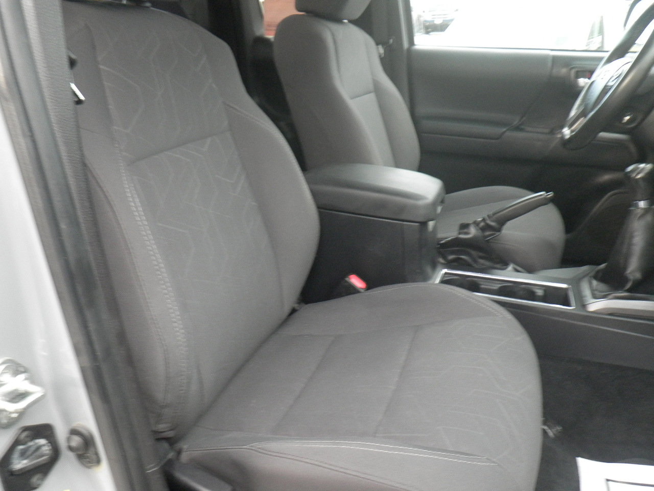 Used 2018 Toyota Tacoma TRD Sport image 22