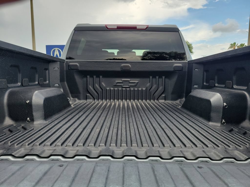 Used 2024 Chevrolet Silverado 1500 LT AWD/4WD image 9