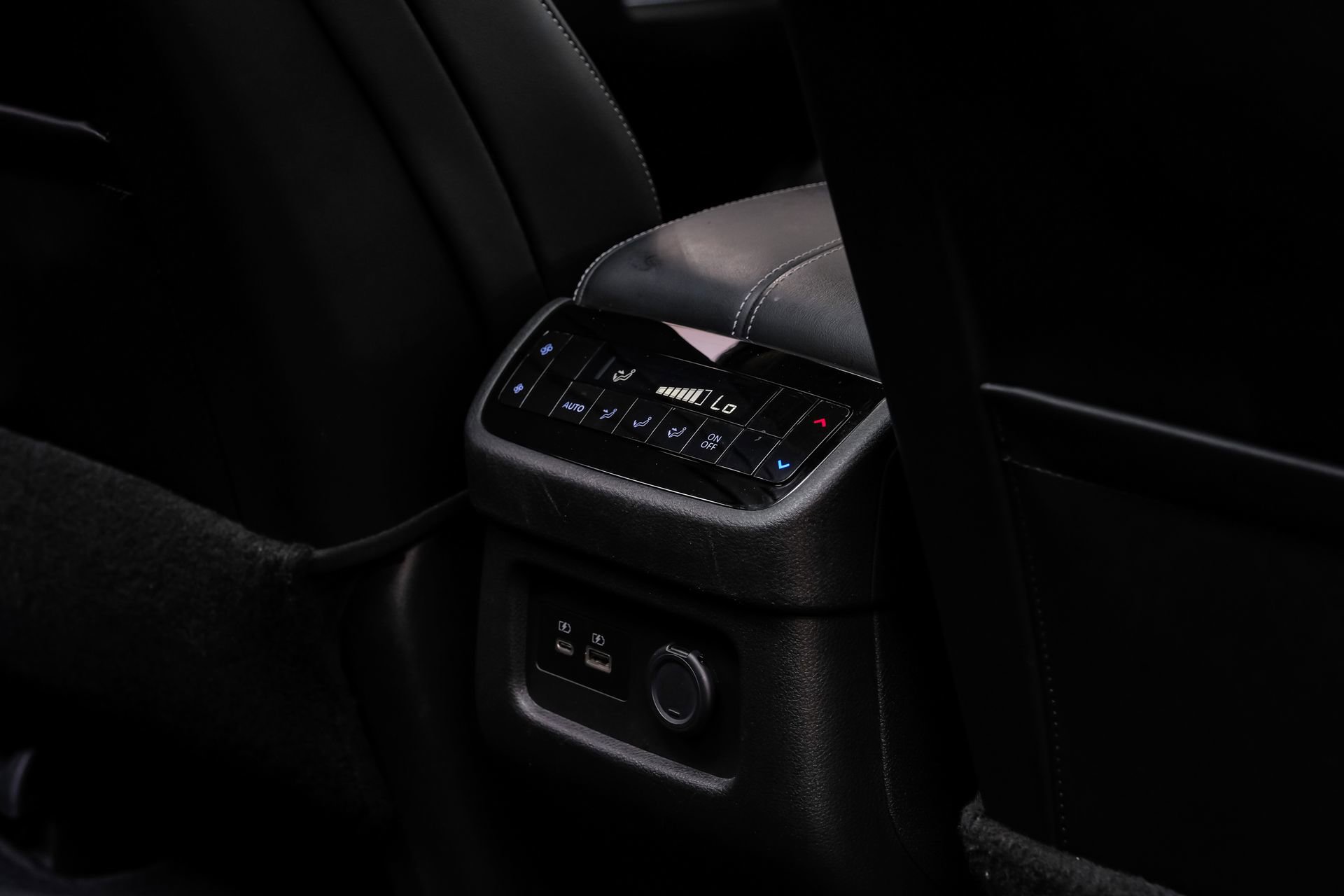 Used 2023 INFINITI QX60 Luxe w/ Vision Package image 41