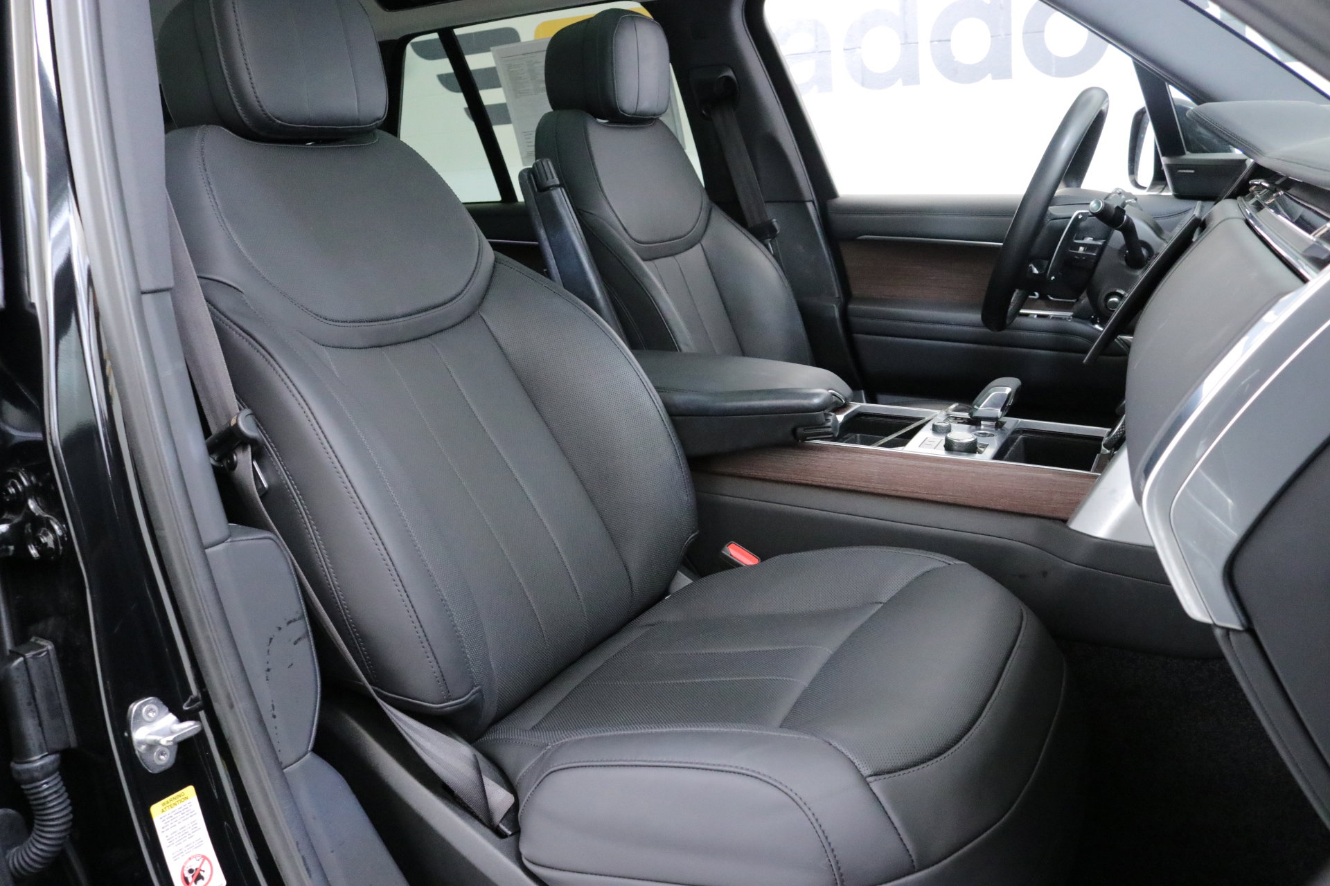 Used 2023 Land Rover Range Rover SE image 29