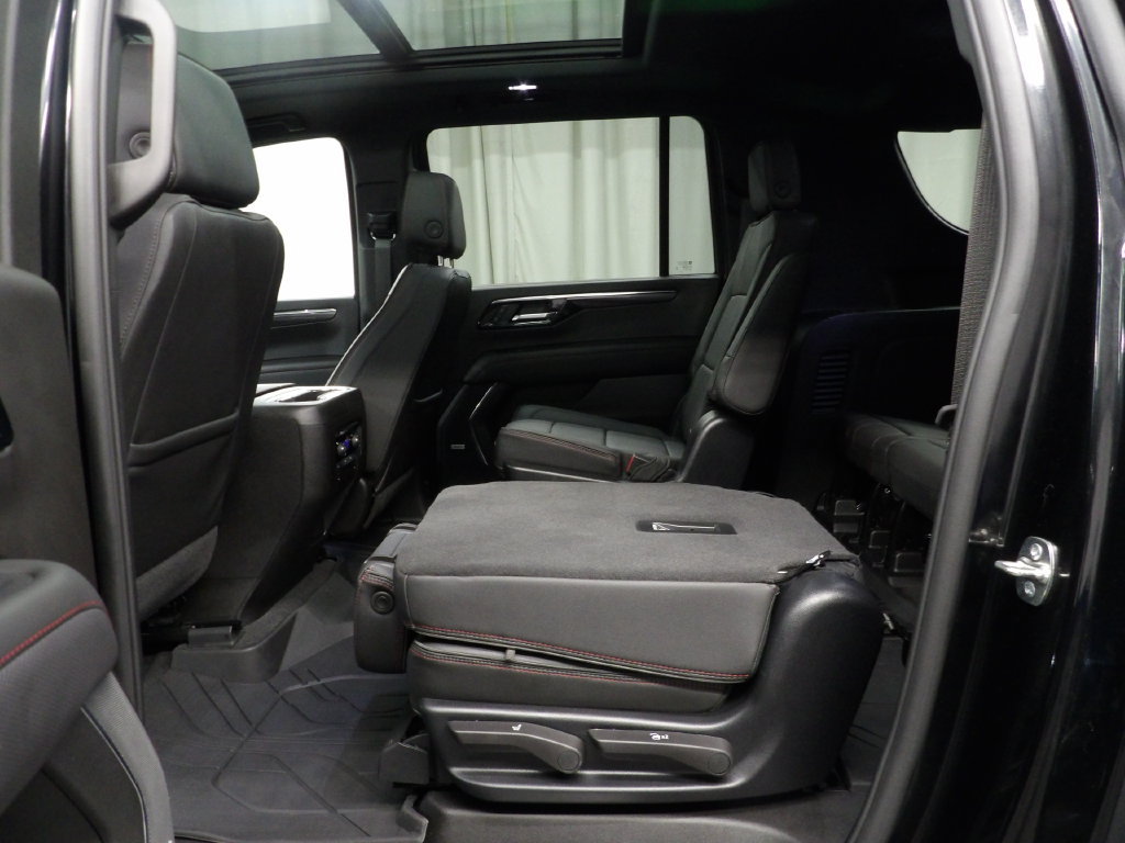 Used 2026 Chevrolet Suburban RST w/ Comfort Package AWD/4WD image 60