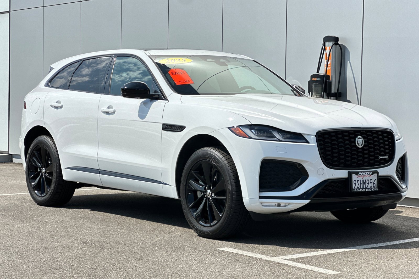 Used 2025 Jaguar F-PACE R-Dynamic S image 7