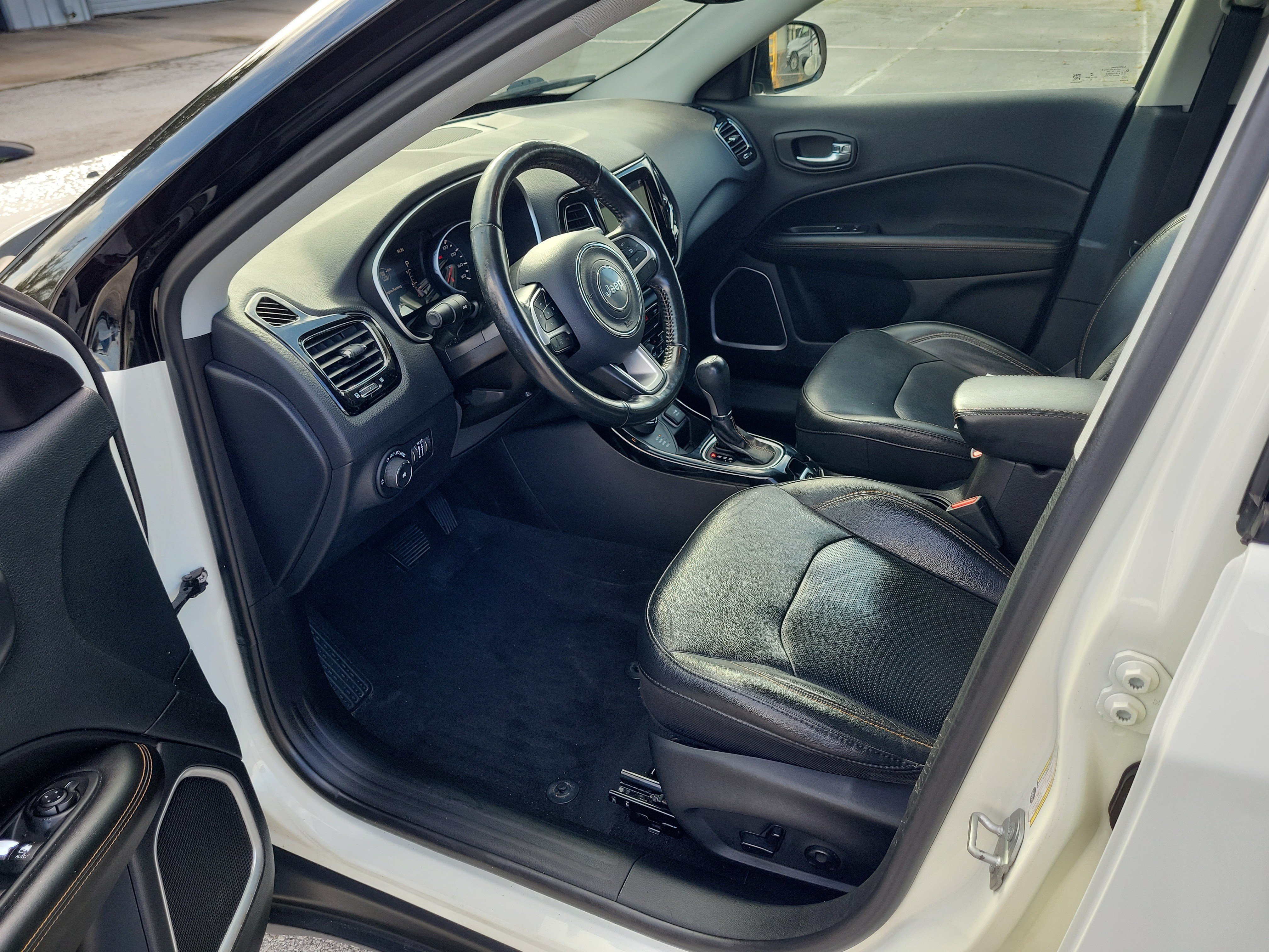 Used 2019 Jeep Compass Limited AWD/4WD image 11