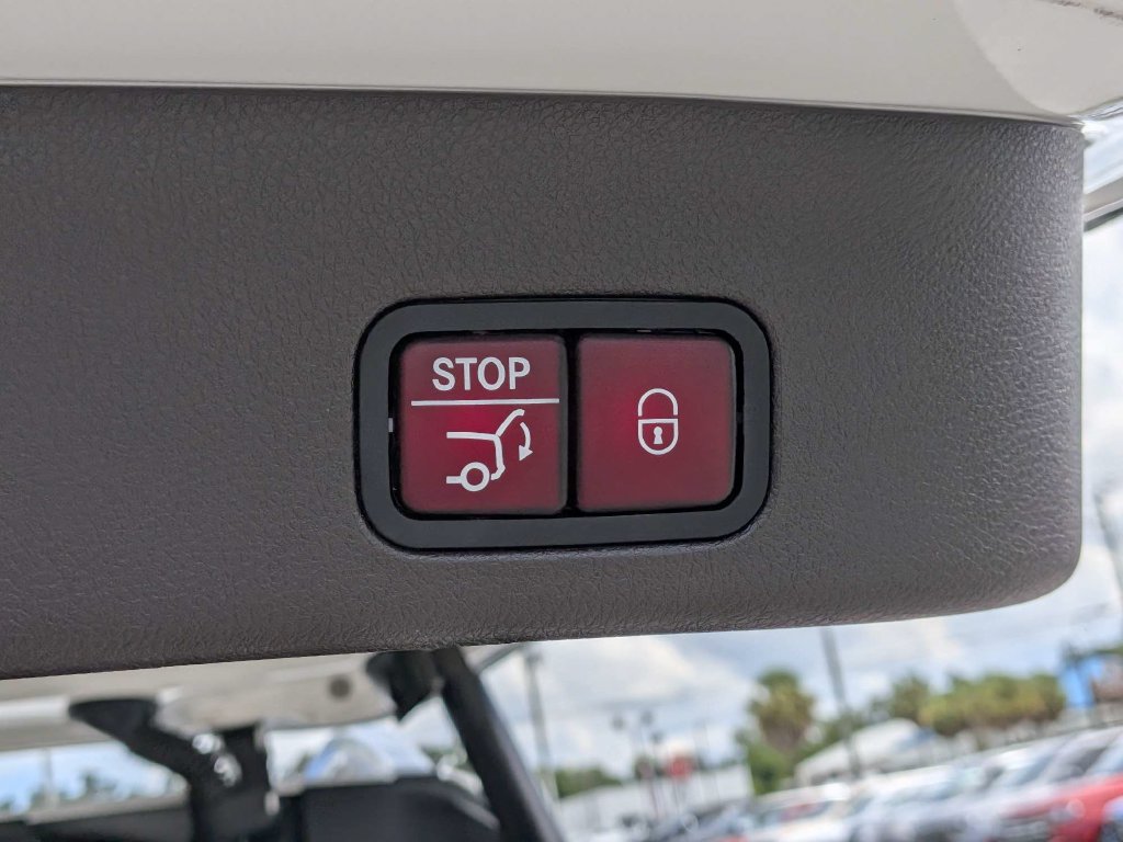 Used 2019 Mercedes-Benz GLS 550 4MATIC image 13