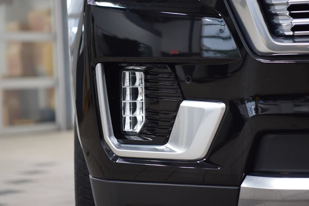 Used 2024 GMC Yukon XL Denali AWD/4WD image 14