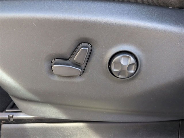 Certified 2024 Chrysler Pacifica Touring-L image 13