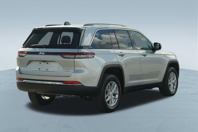 Used 2024 Jeep Grand Cherokee Laredo X image 9
