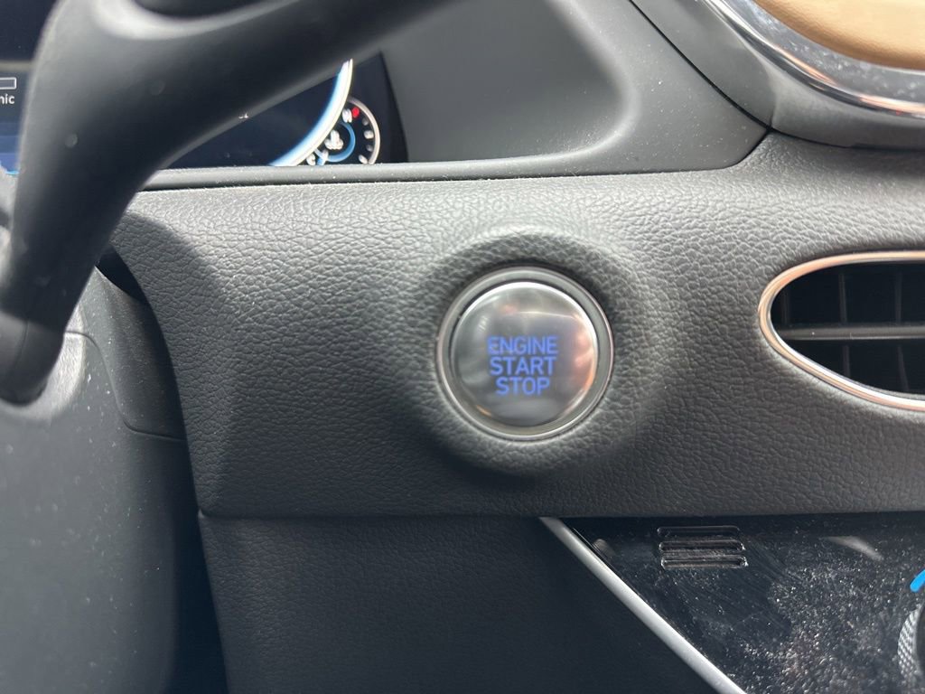 Used 2022 Hyundai Sonata Limited image 24