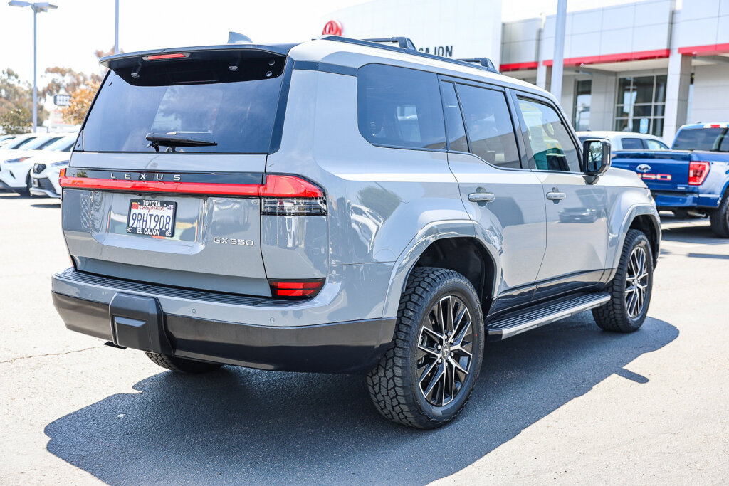 Used 2024 Lexus GX 550 w/ Accessory Package (2T) AWD/4WD image 28