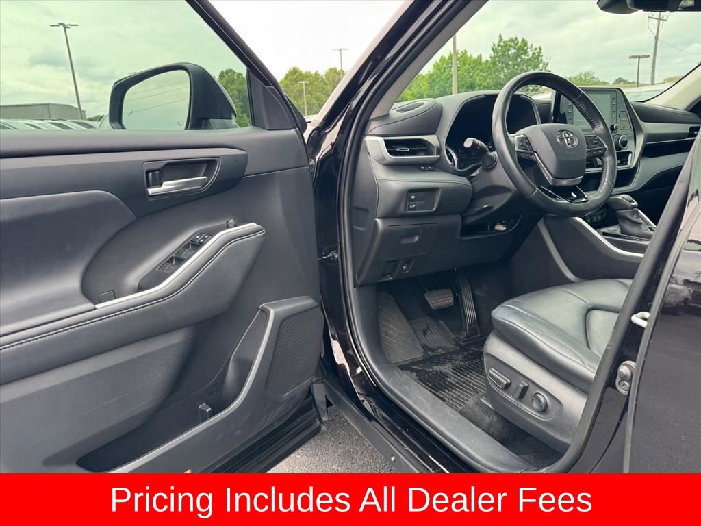 Used 2020 Toyota Highlander XLE FWD image 15