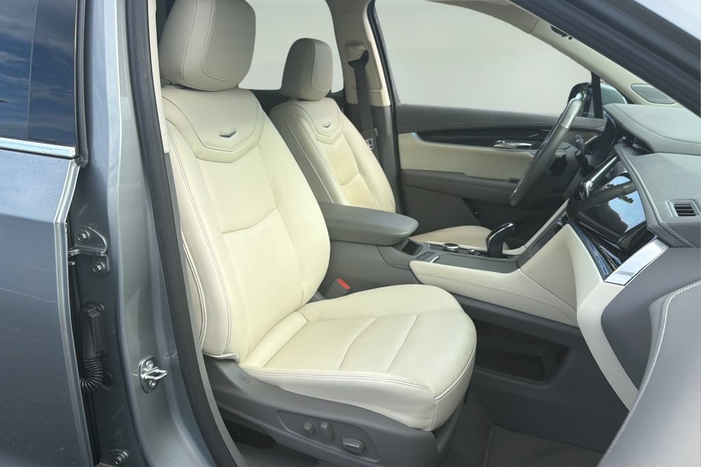 Certified 2024 Cadillac XT6 Premium Luxury w/ Technology Package FWD image 20
