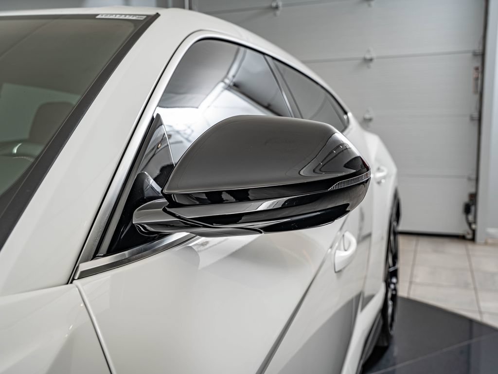 Used 2022 Lamborghini Urus AWD/4WD image 9