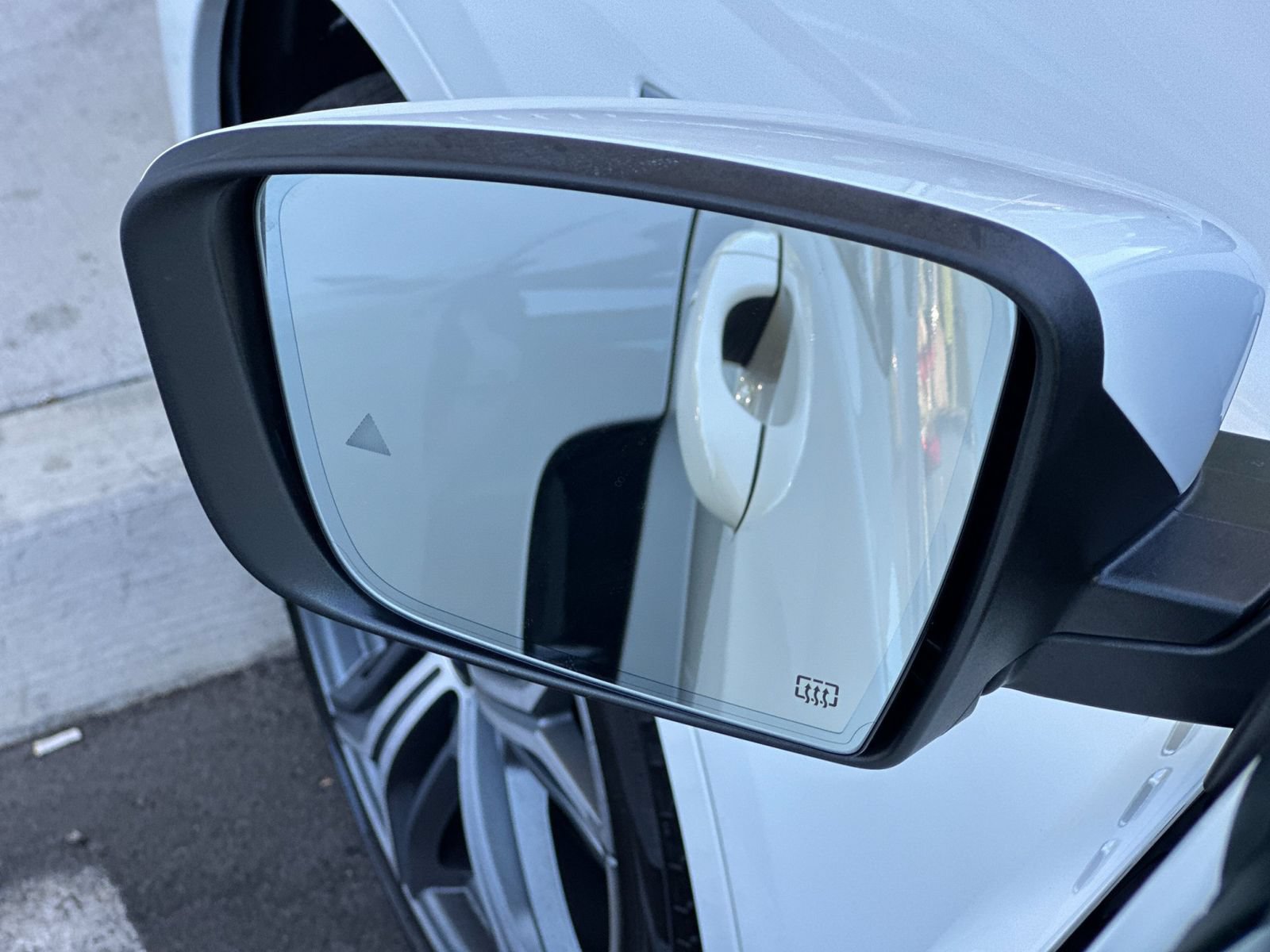 Used 2019 Maserati Levante GTS AWD/4WD image 9