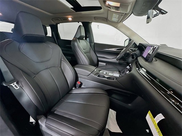 Certified 2025 INFINITI QX60 Luxe image 23