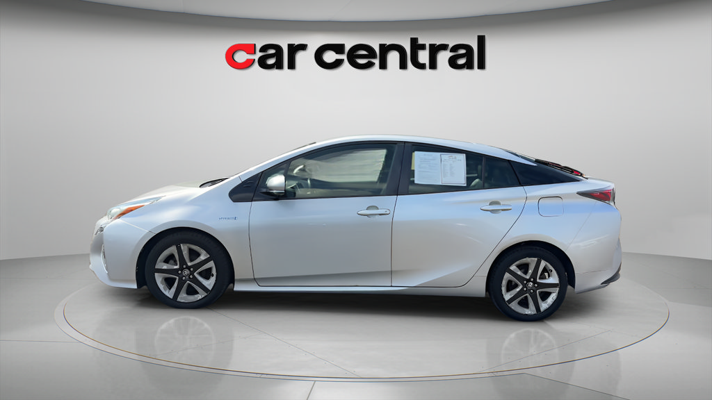 Used 2016 Toyota Prius Three Touring FWD image 2