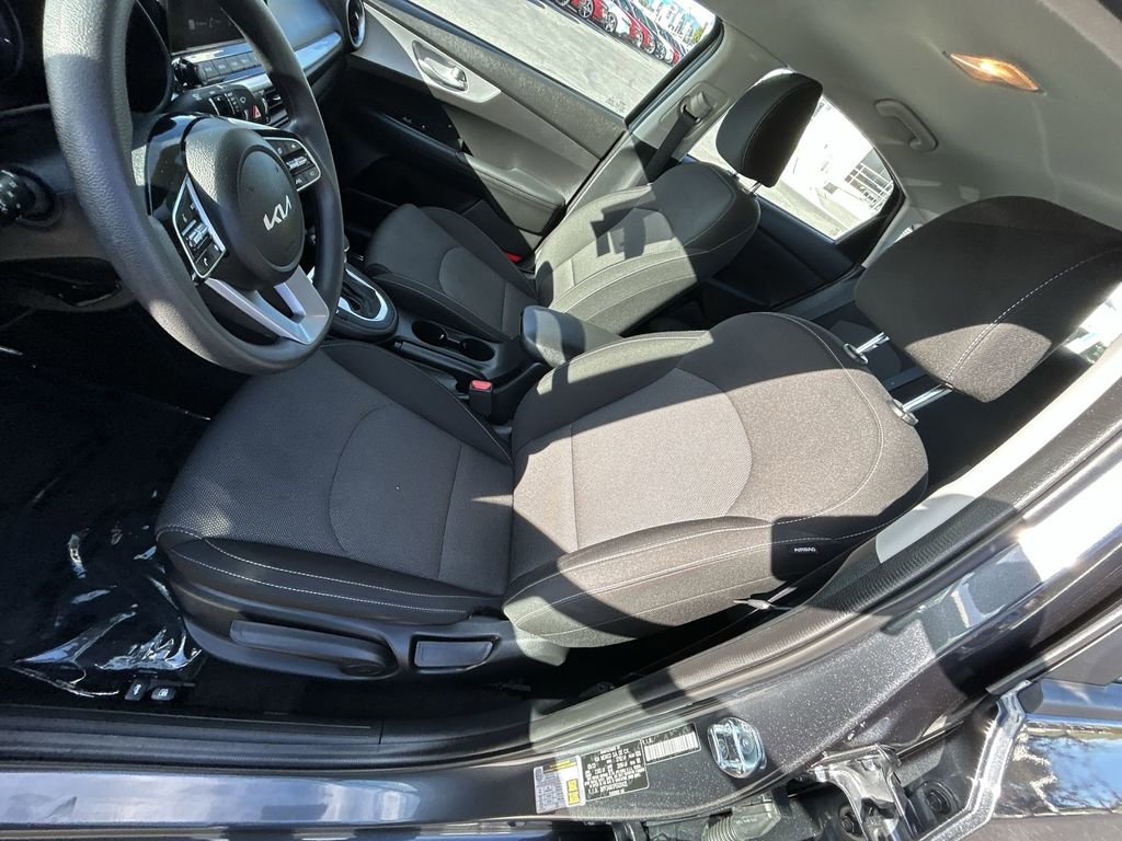 Used 2023 Kia Forte LX image 11