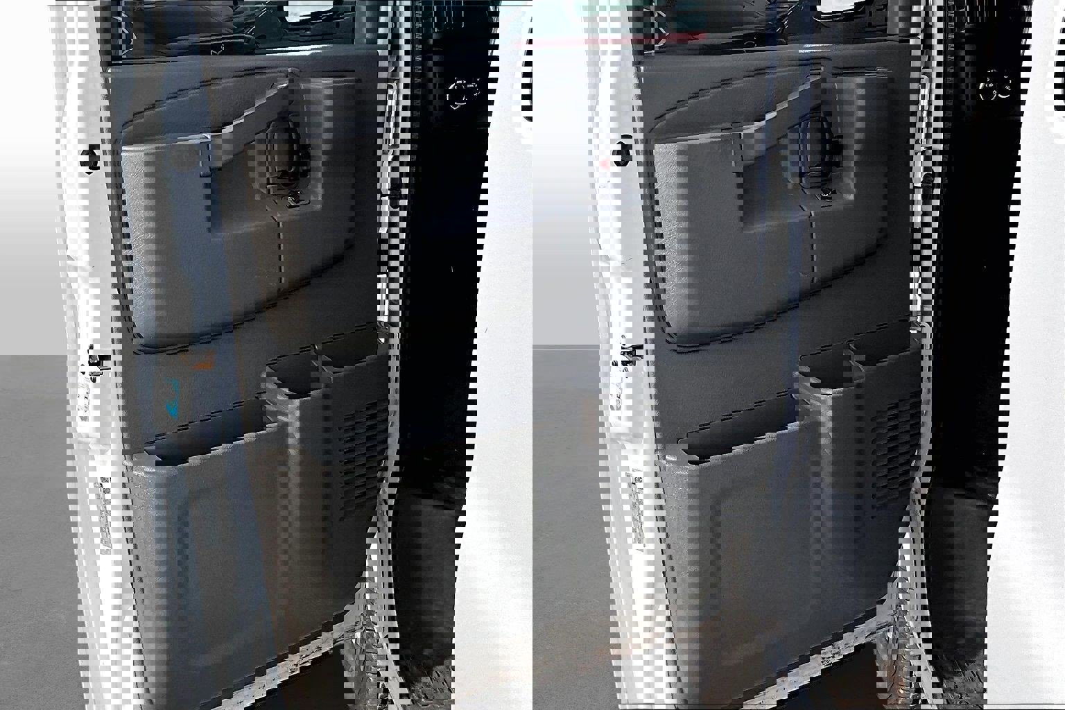 Used 2019 Chevrolet Express 3500 LS image 13