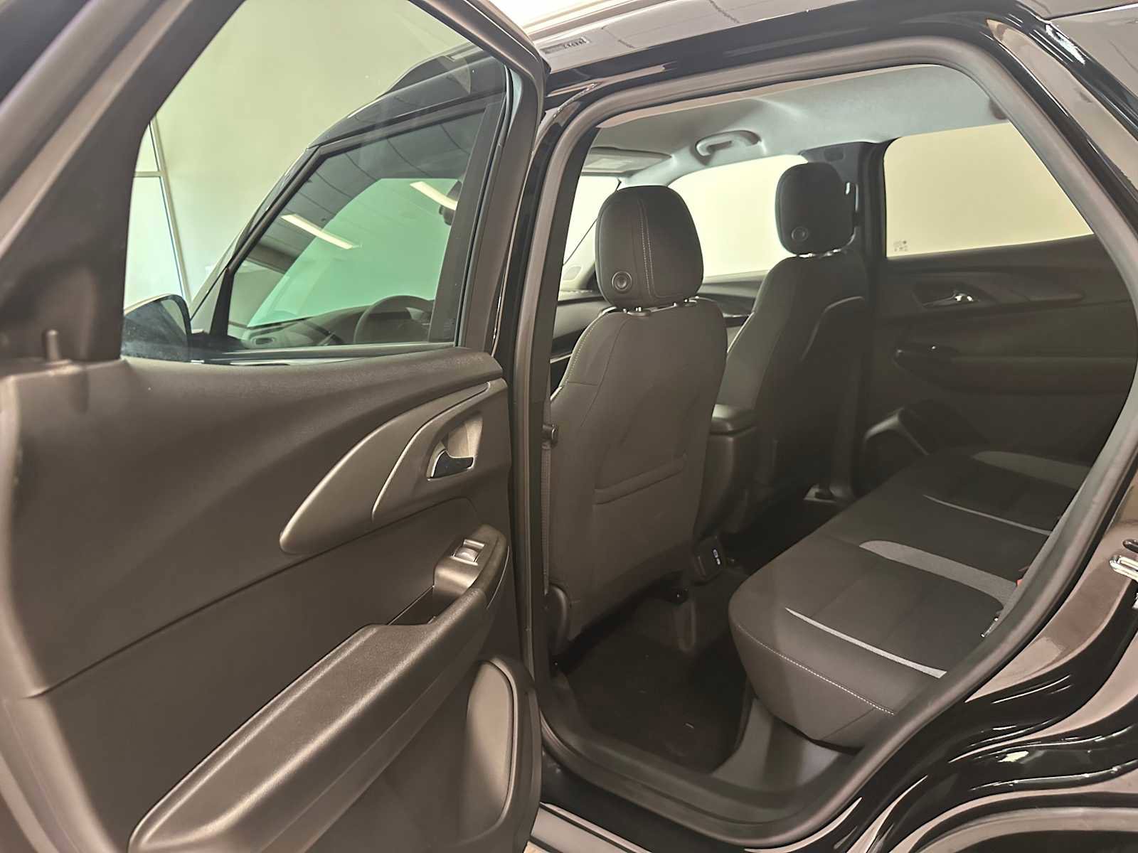 Used 2023 Chevrolet TrailBlazer LT w/ Convenience Package AWD/4WD image 24