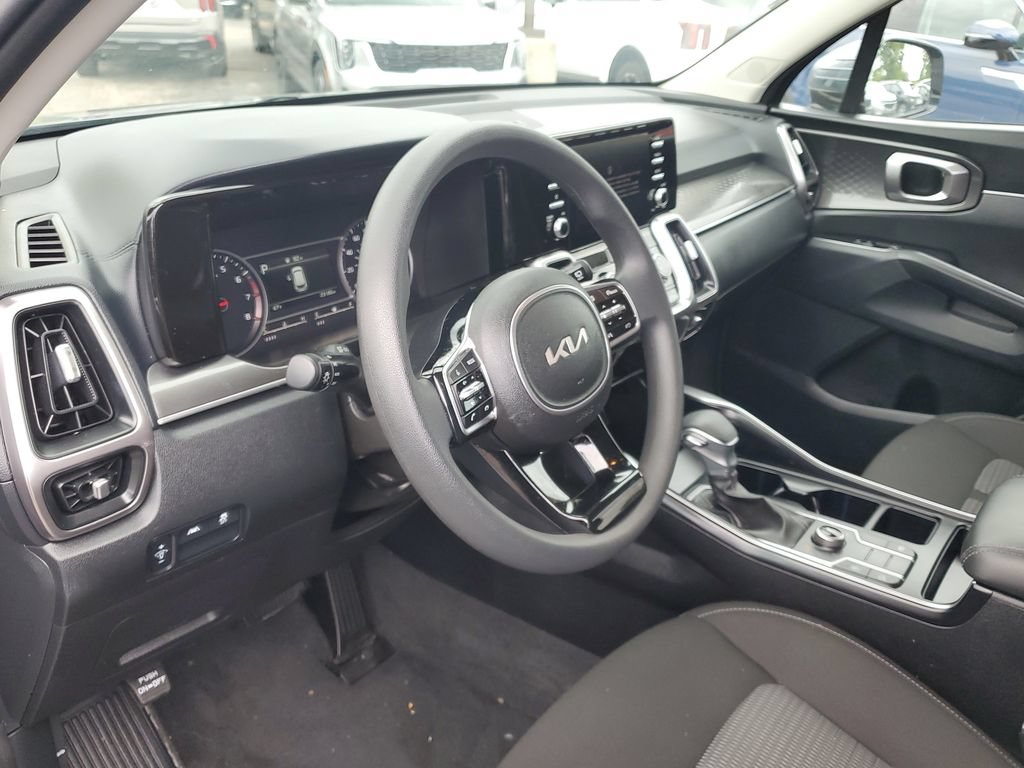 Certified 2023 Kia Sorento LX AWD/4WD image 12