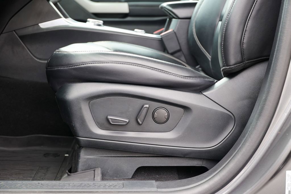 Certified 2023 Ford Explorer XLT w/ Equipment Group 202A AWD/4WD image 33