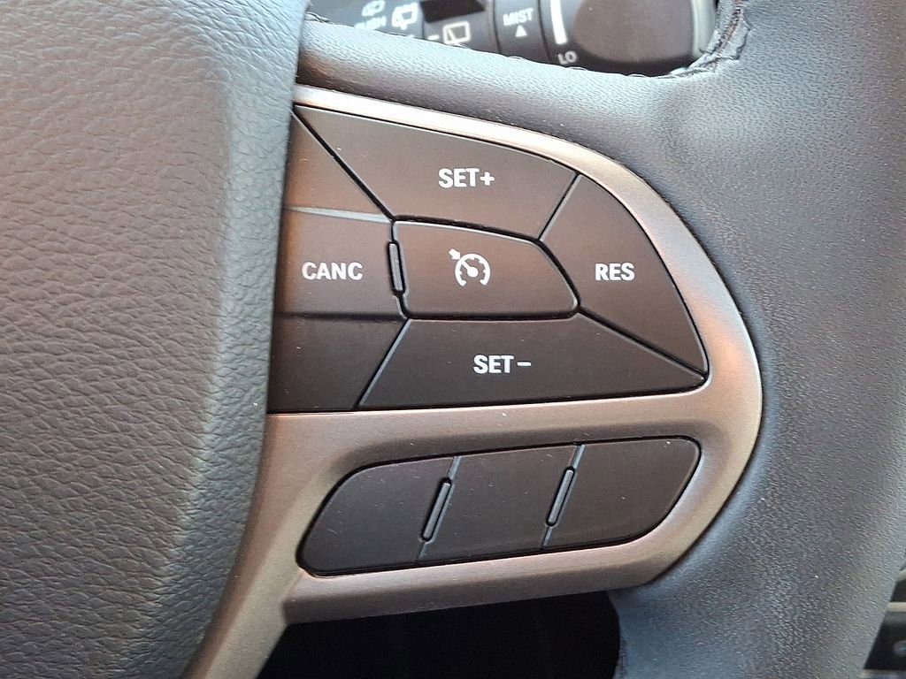 Used 2022 Jeep Cherokee Latitude Lux w/ Sun & Sound Group image 23