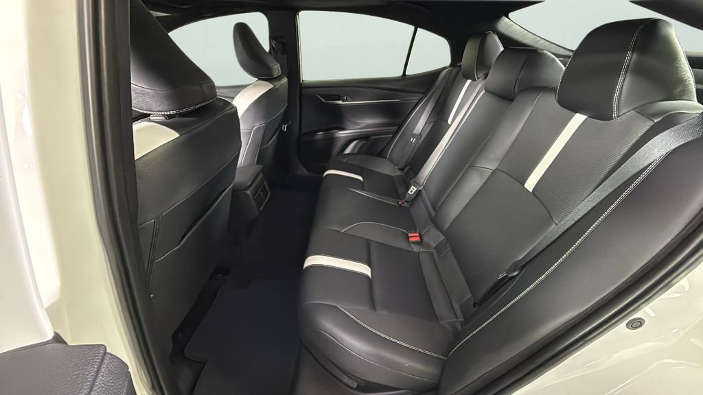 Used 2025 Toyota Camry SE w/ Convenience Package FWD image 26
