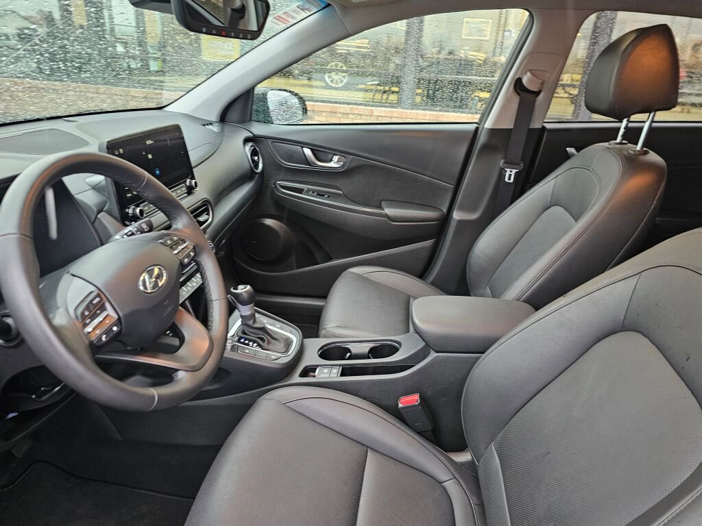 Used 2023 Hyundai Kona Limited image 17