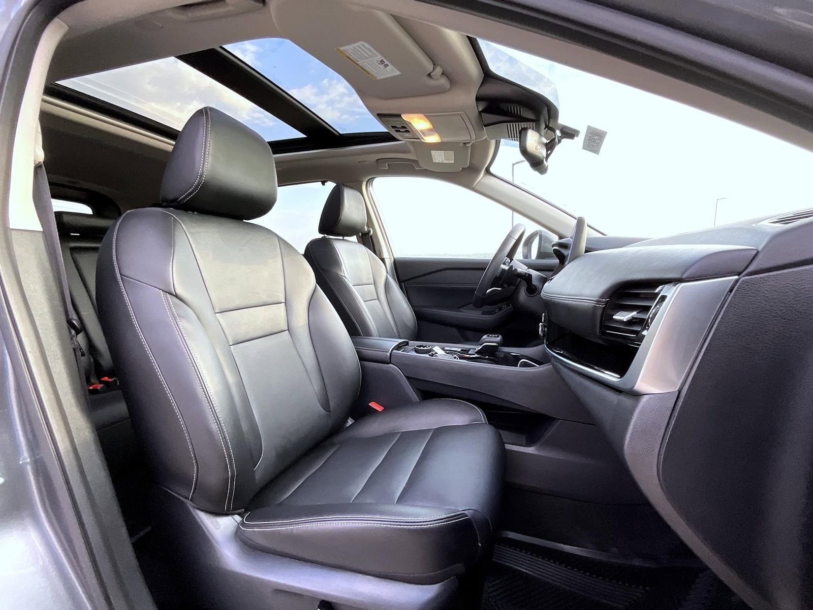 Certified 2024 Nissan Rogue SL w/ SL Premium Package image 16