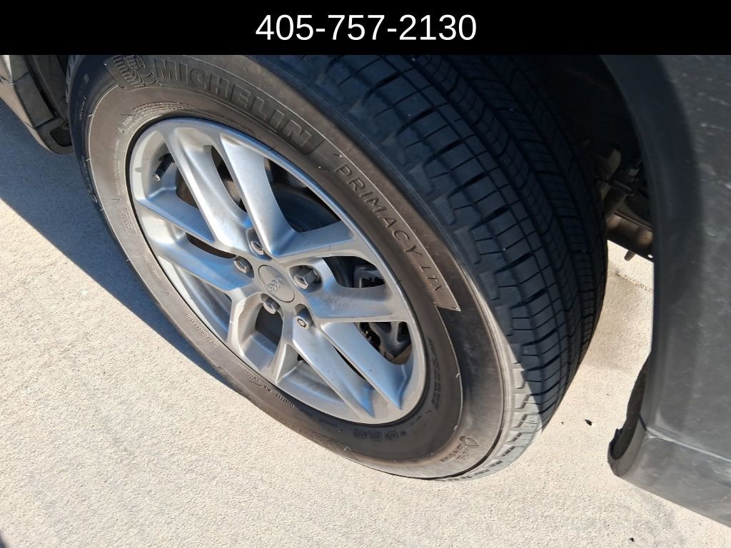 Used 2023 Jeep Grand Cherokee L Laredo w/ Trailer Tow Group (B) image 11