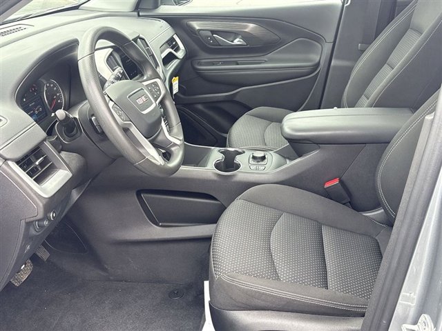 Used 2024 GMC Terrain SLE w/ Driver Convenience Package FWD image 18