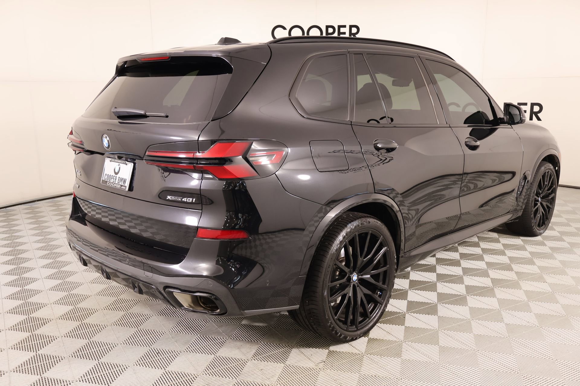 Used 2024 BMW X5 xDrive40i w/ Executive Package image 22