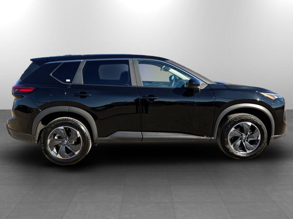 Used 2024 Nissan Rogue SV image 5