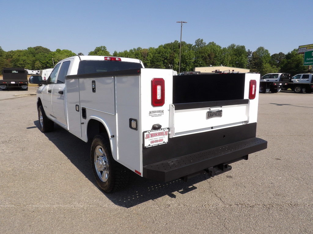 Used 2022 RAM 3500 Tradesman w/ Chrome Appearance Group AWD/4WD image 5