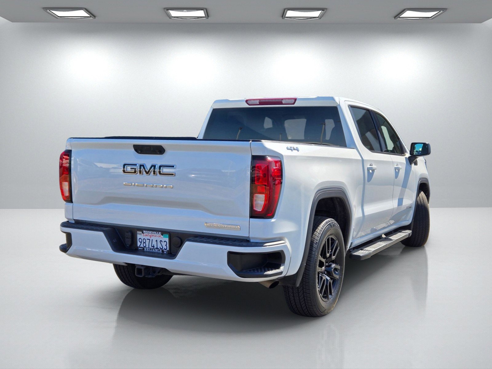 Certified 2023 GMC Sierra 1500 Elevation w/ LPO, Elevation Black Package image 4