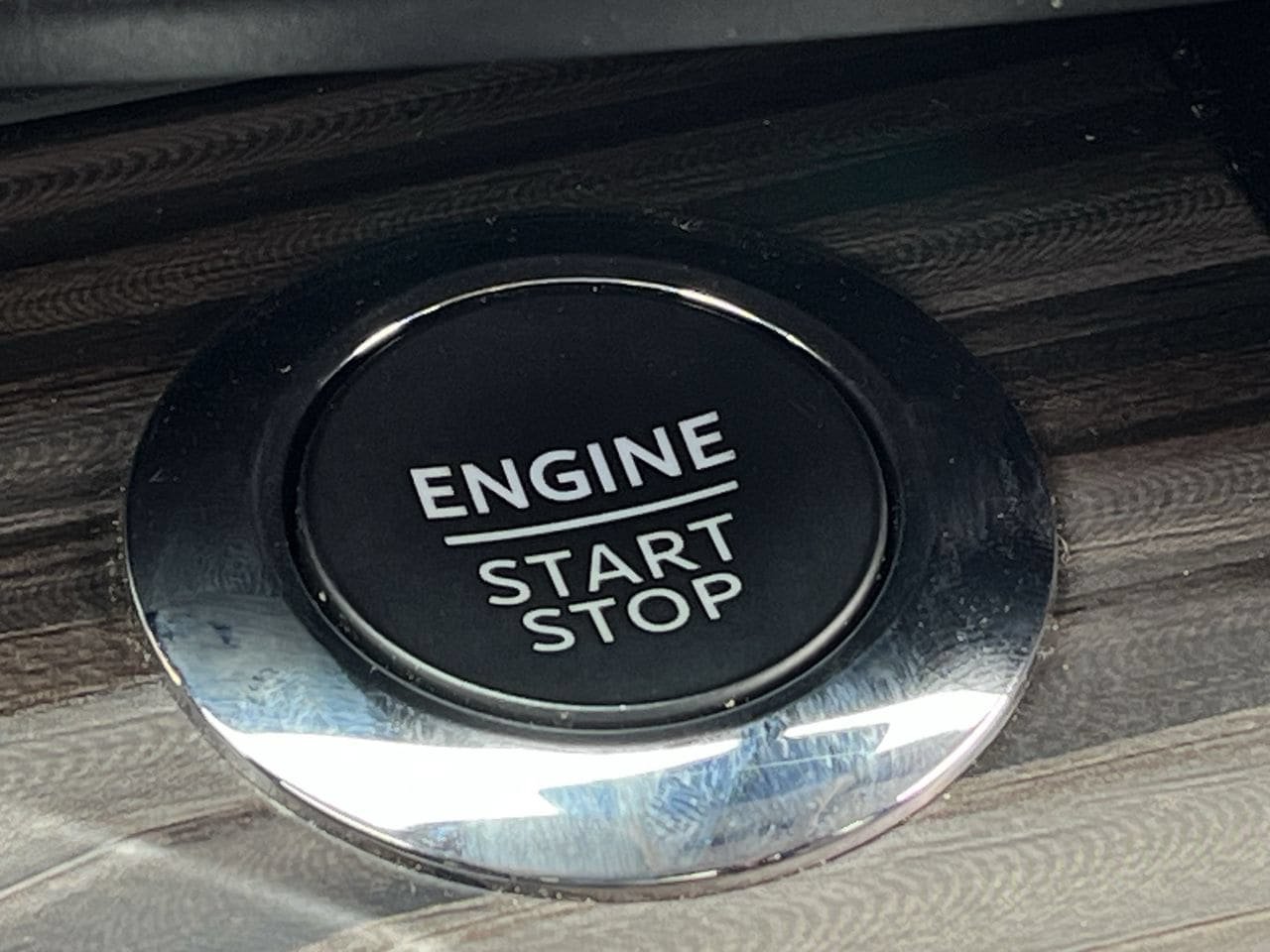 Used 2024 Ford Explorer Limited w/ Limited Technology Package RWD image 19