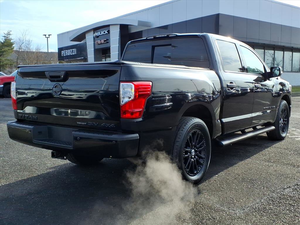 Used 2018 Nissan Titan SV w/ SV Convenience Package image 3