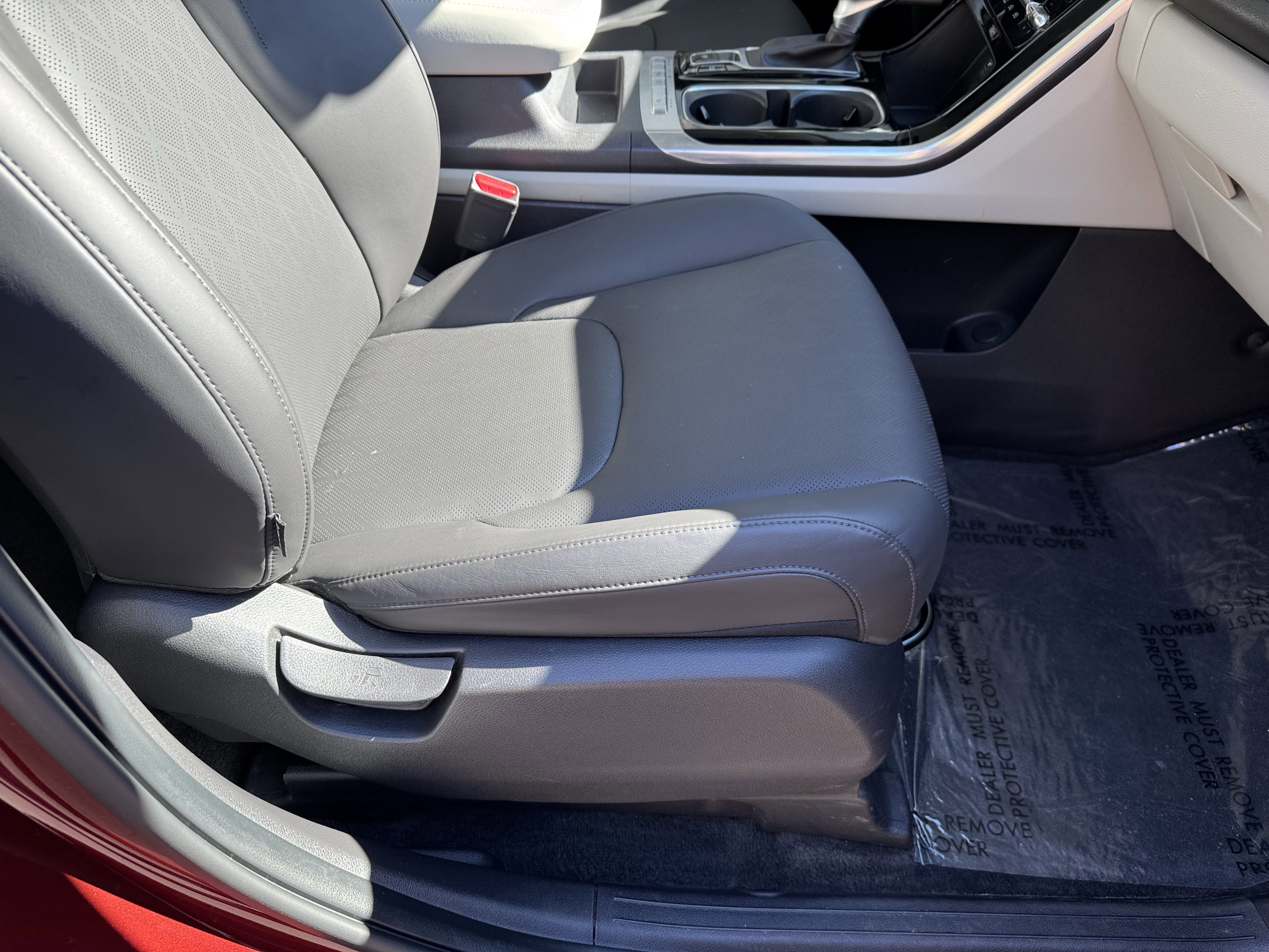 Used 2024 Kia Carnival EX image 27