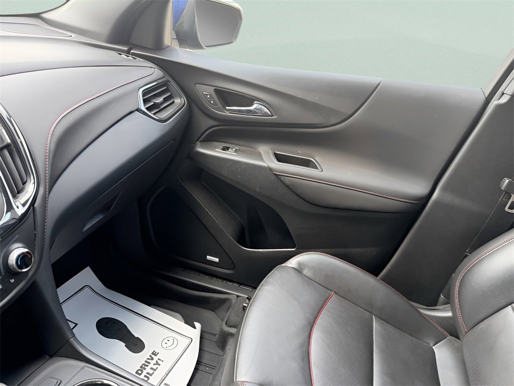 Used 2022 Chevrolet Equinox RS w/ RS Leather Package image 30