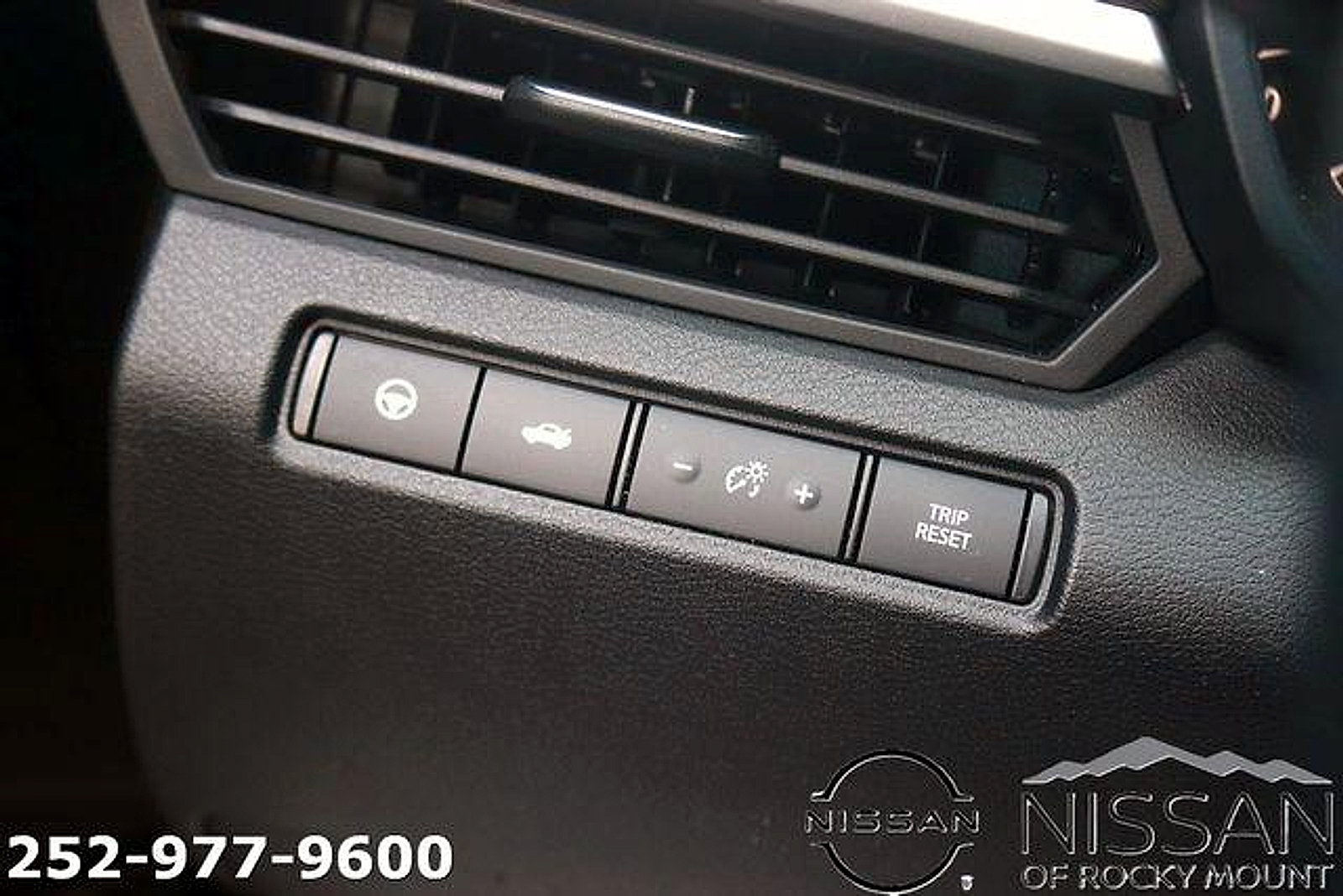 Certified 2025 Nissan Altima 2.5 SV w/ SV Premium Package FWD image 25