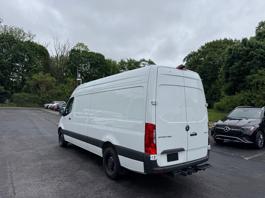 Used 2026 Mercedes-Benz Sprinter 2500 image 4
