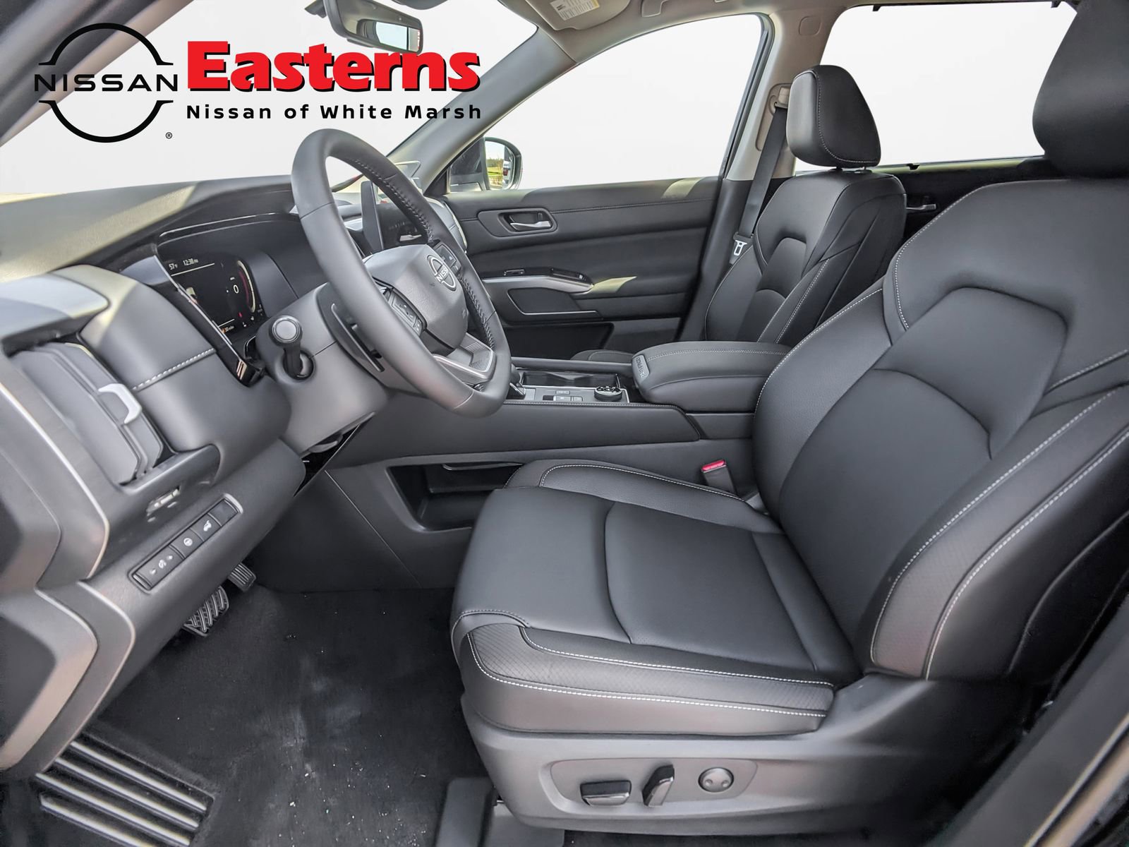 New 2026 Nissan Pathfinder SL image 16