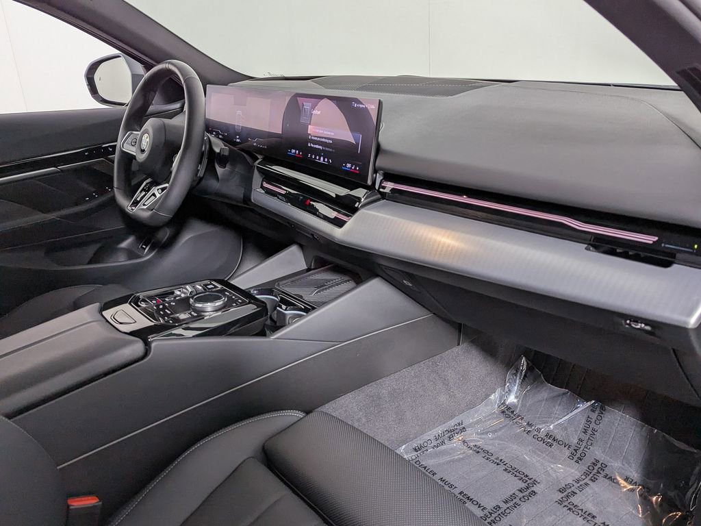 Certified 2024 BMW 530i w/ M Sport Package image 33