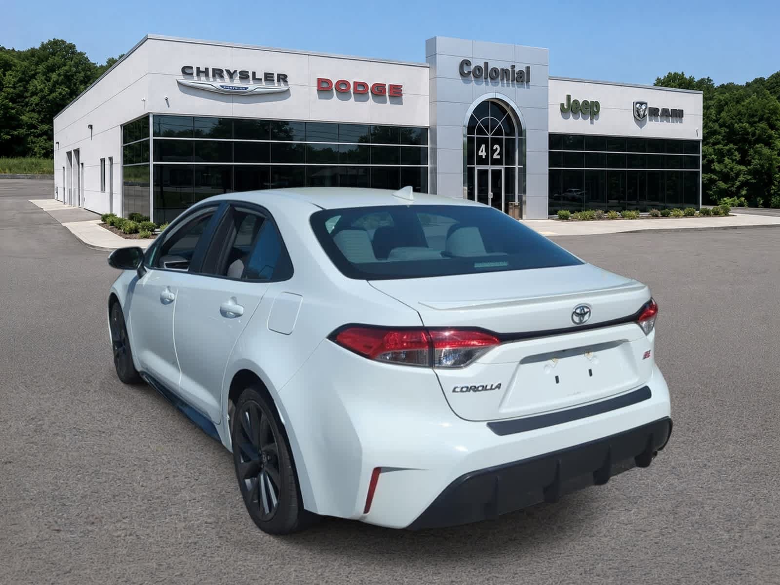 Used 2024 Toyota Corolla SE FWD image 4