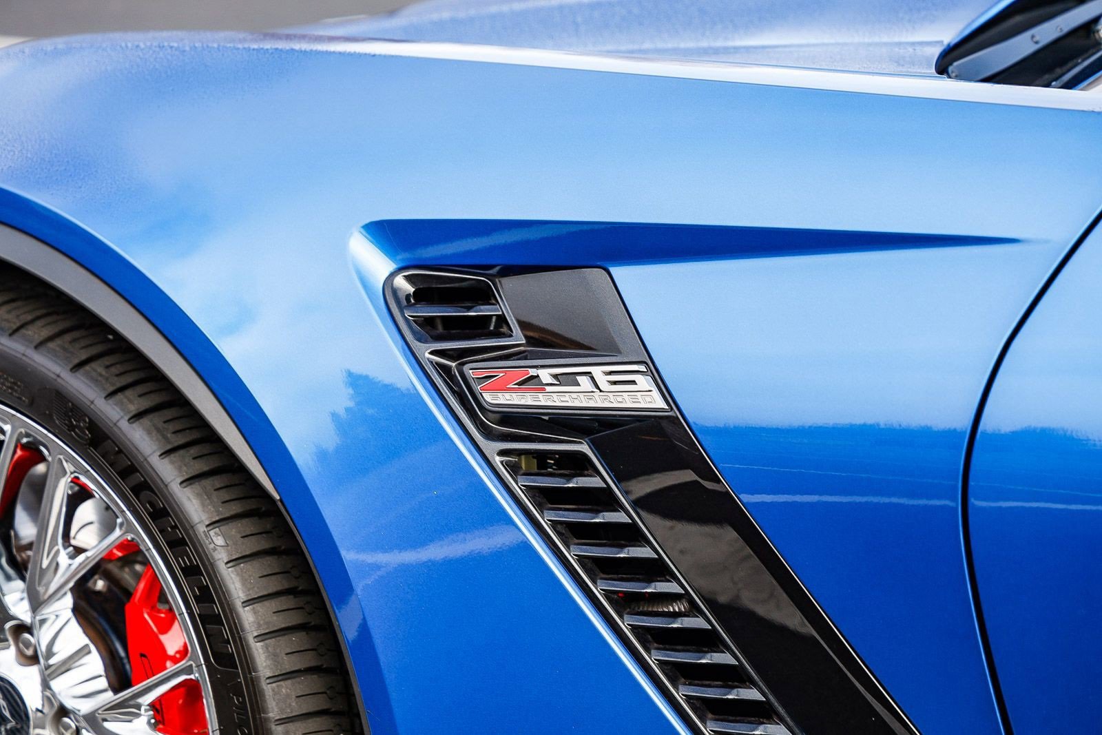 Used 2016 Chevrolet Corvette Z06 w/ 3LZ Preferred Equipment Group image 8