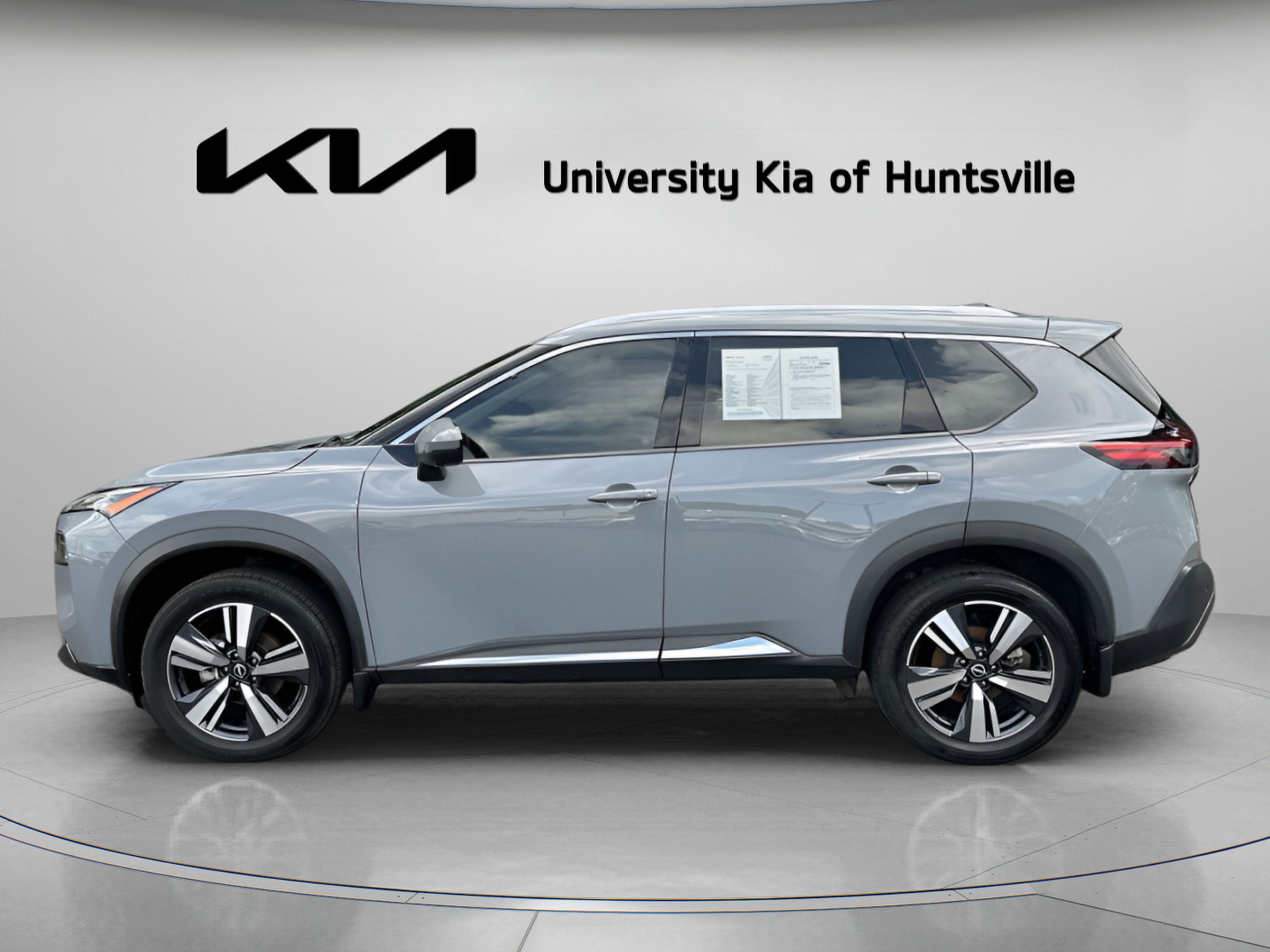 Used 2023 Nissan Rogue SL FWD image 5