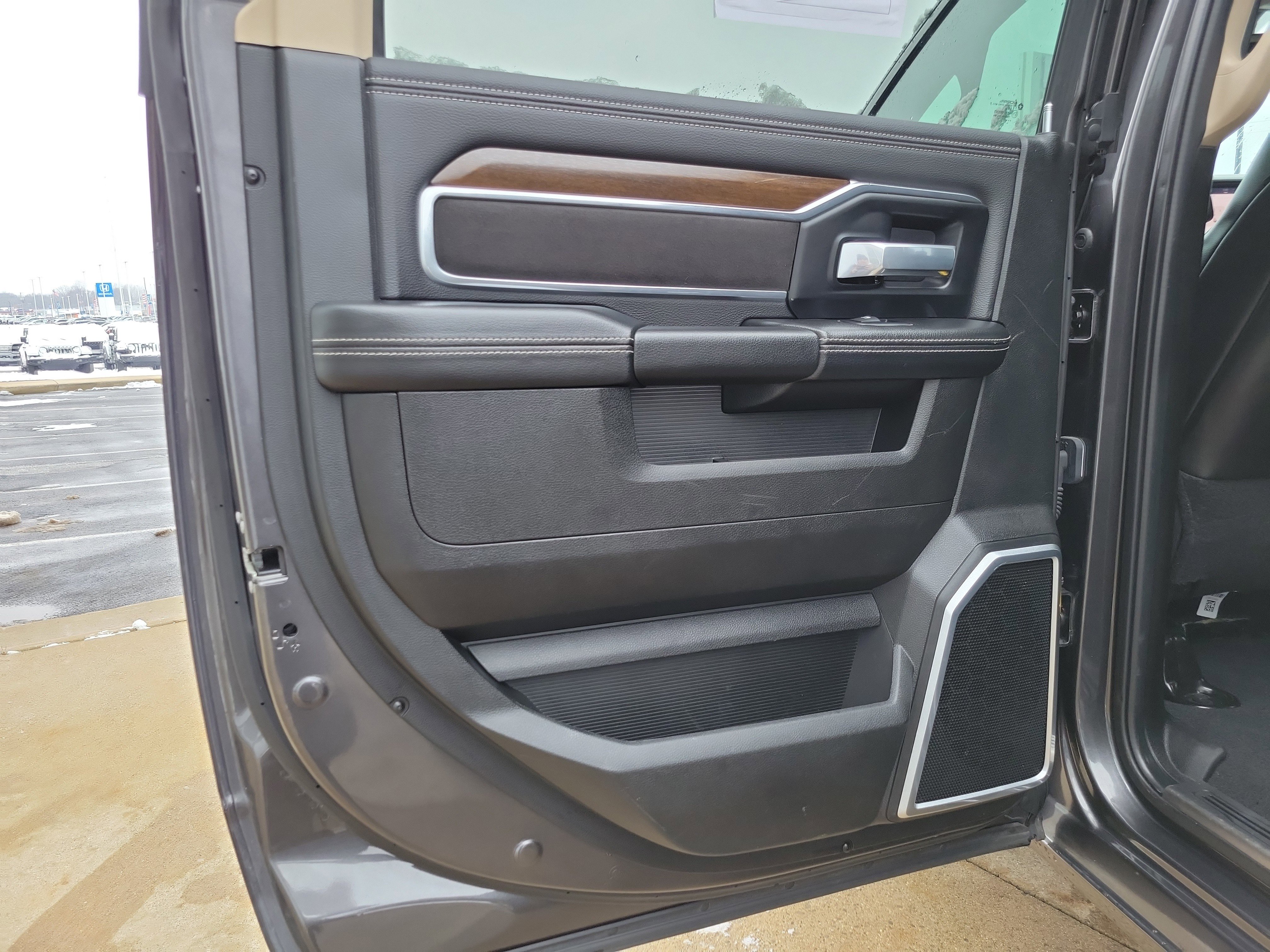 Used 2022 RAM 2500 Laramie w/ Protection Group image 20