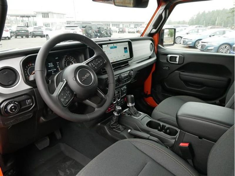 New 2025 Jeep Gladiator Willys image 11